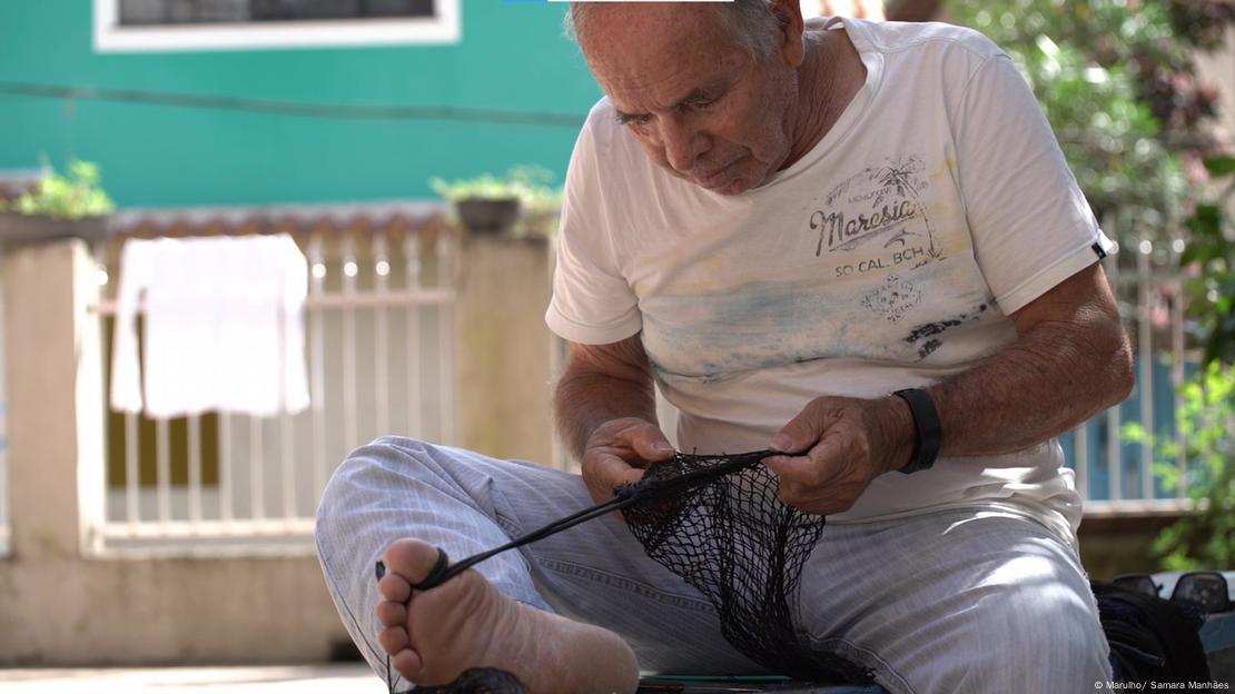 DW: Redes de pesca reaproveitadas geram renda a pescadores no RJ