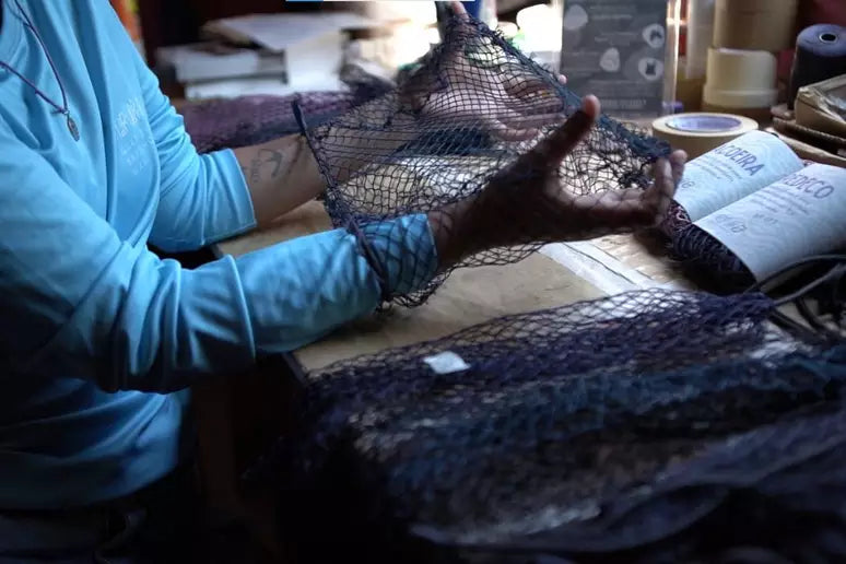 Terra: Iniciativa que transforma redes de pesca em bolsas e chapéus é reconhecida pela Unesco